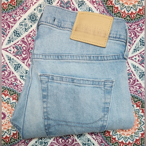 Hollister Men's Epic Flex Light Wash Skinny Jeans - Size 28W/28L - Picture 3 of 8